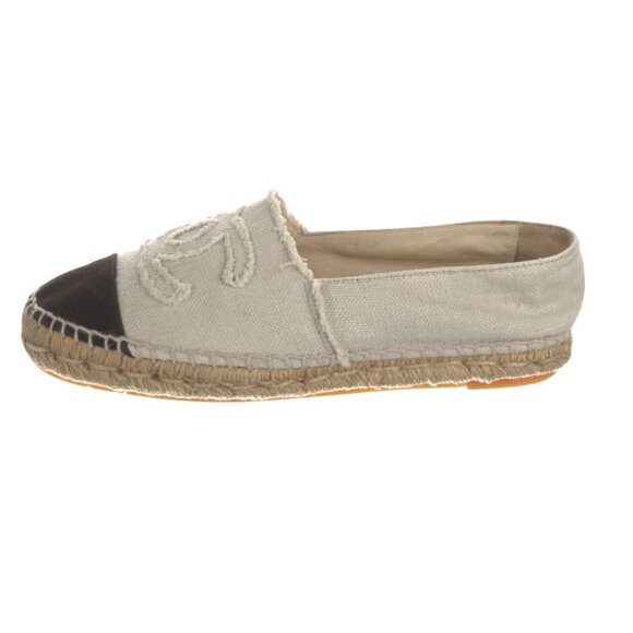 CHANEL Interlocking Logo CC Canvas Espadrilles - Size 39 - Picture 1 of 4